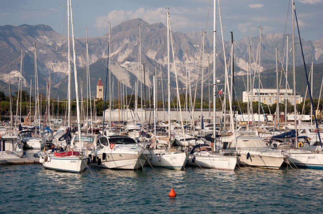 La Conchiglia A Marina Marina Di Carrara Exterior foto
